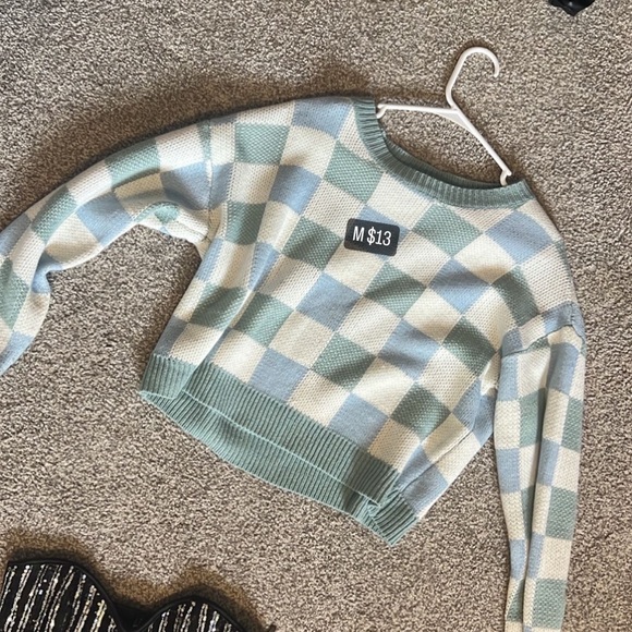 Clothes - Picture 3 of 5